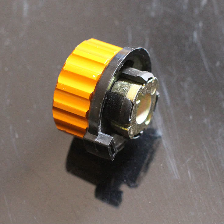 Aluminum Alloy Propane Tank Adapter - 1/5 Turn Lock Auto Shut-Off for Camping Stoves (Outdoor Use) - Image 8