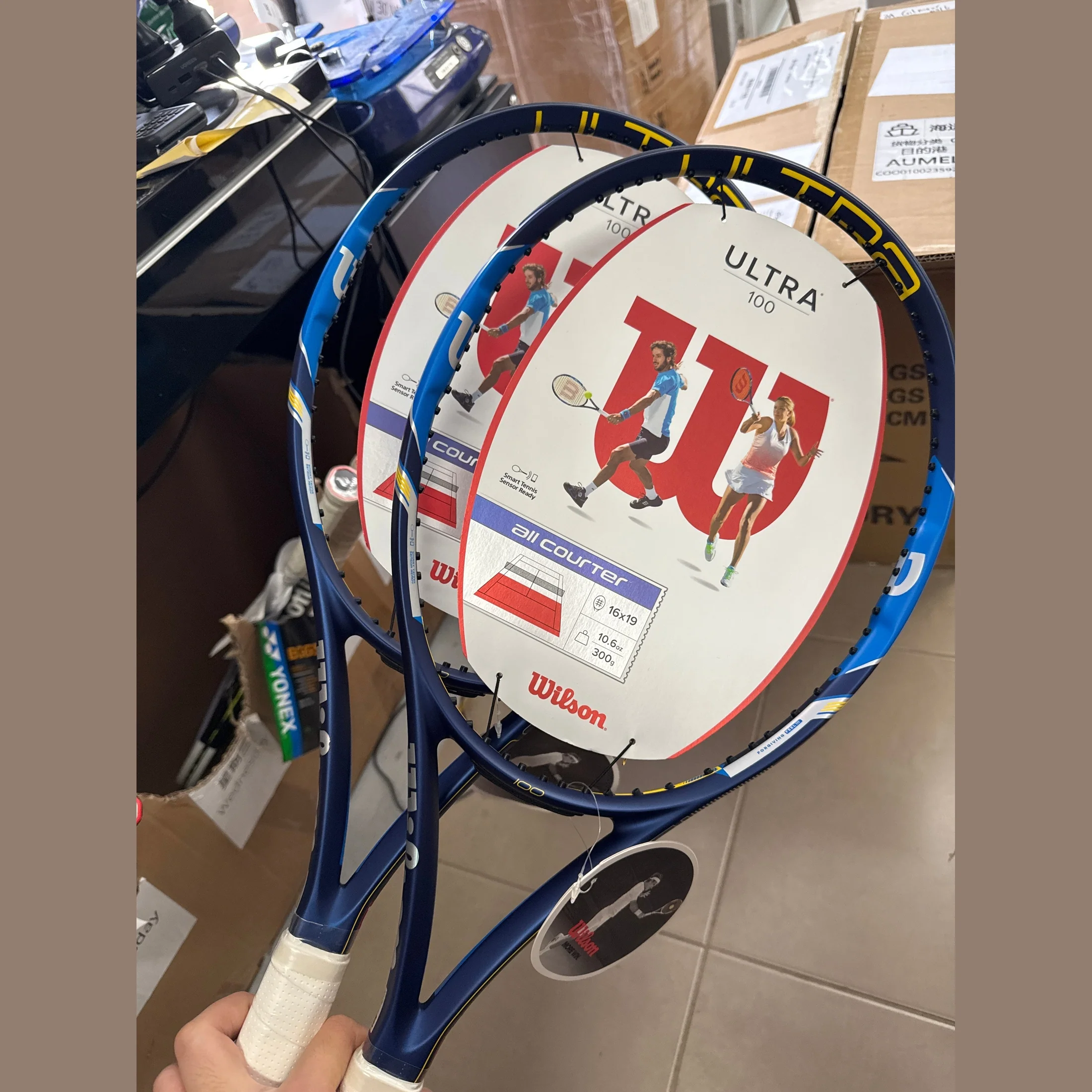 Wilson Ultra 100 Tennis Racket 300g grip 2