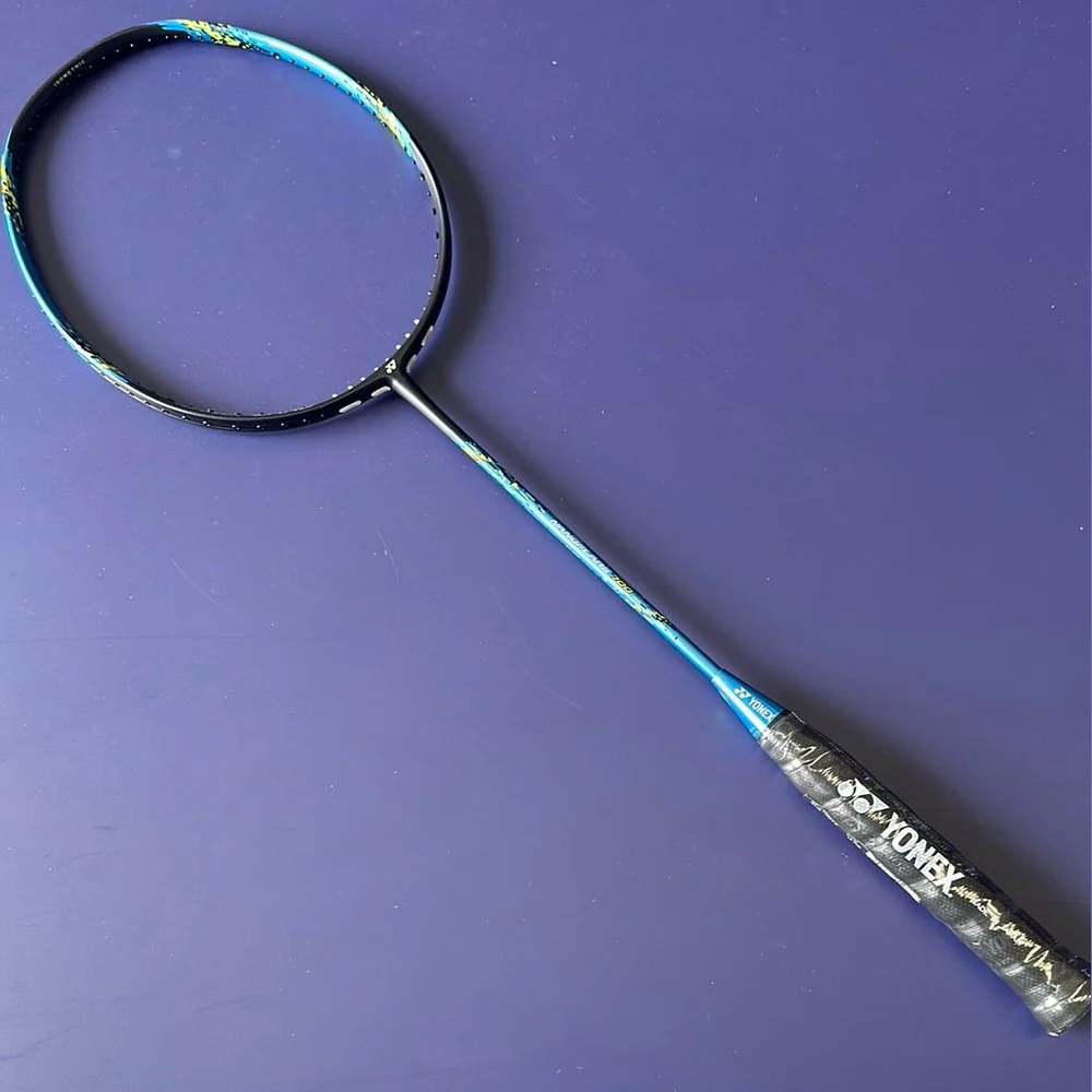 Yonex Nanoflare 700 Badminton racket 4U G5 Weight 83g